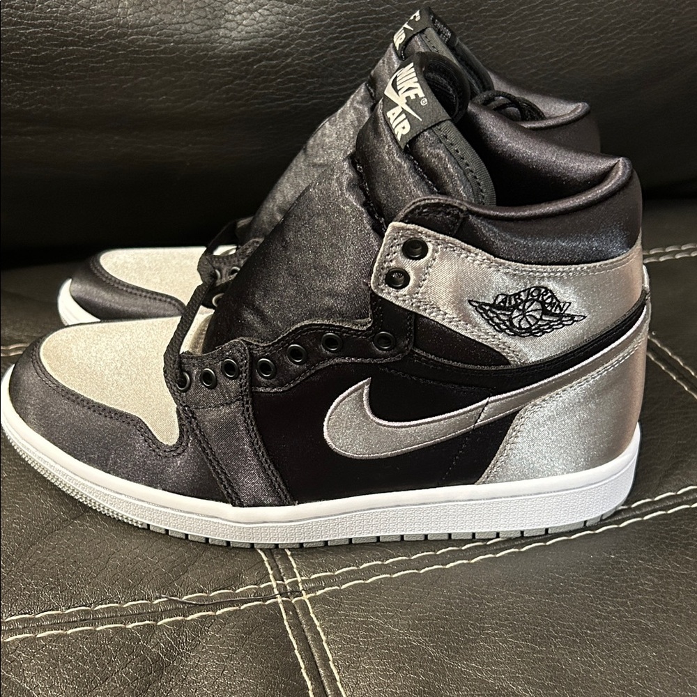 Nike Women's Black and Gray Air Jordan 1 Retro Hi OG Sneakers